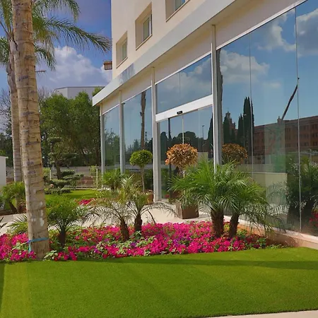 Sh Campus Lyceum מלון 4*