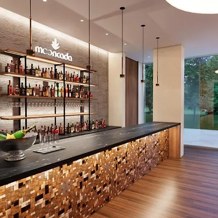 Sh Campus Lyceum מונקדה