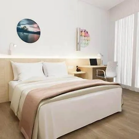 Sh Campus Lyceum Hotel Moncada