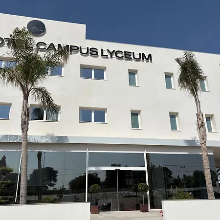 Sh Campus Lyceum مونكادا