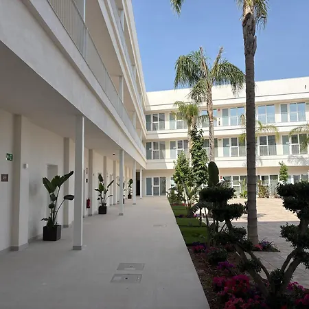 Sh Campus Lyceum فندق 4*