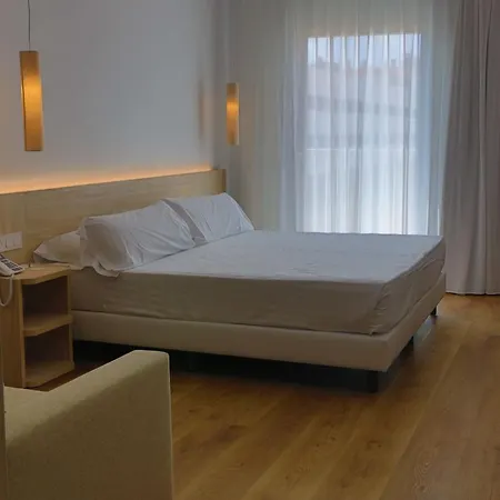 Sh Campus Lyceum مونكادا